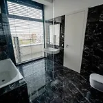 Stralau360 - Exclusive Penthouse With Sauna & Panoramic Rooftop 아파트 베를린